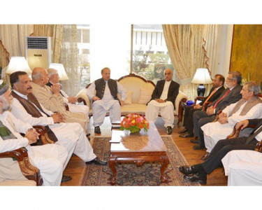 political issues should be resolved in the parliament nawaz