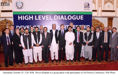 khyber pakhtunkhwa cm vows to make province a development model