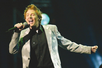 american idol s clay aiken seeks win in first political bid