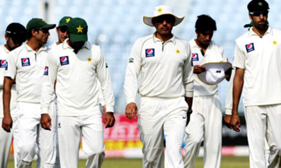 2nd test misbah seeks consistency clarke looking for runs
