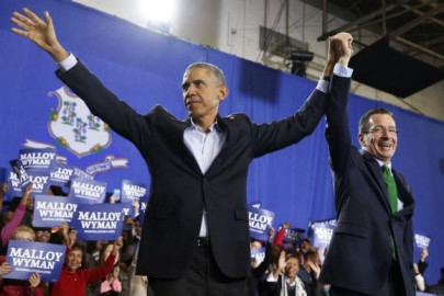 obama makes final campaign push hoping to avert electoral rout