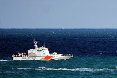 at least 21 drown dozen missing as boat carrying illegal migrants sinks near turkey