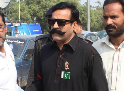 gullu butt challenges prison term in lhc gullu butt challenges prison term in lhc