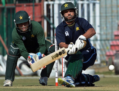 quaid e azam trophy afridi marks first class return with half century