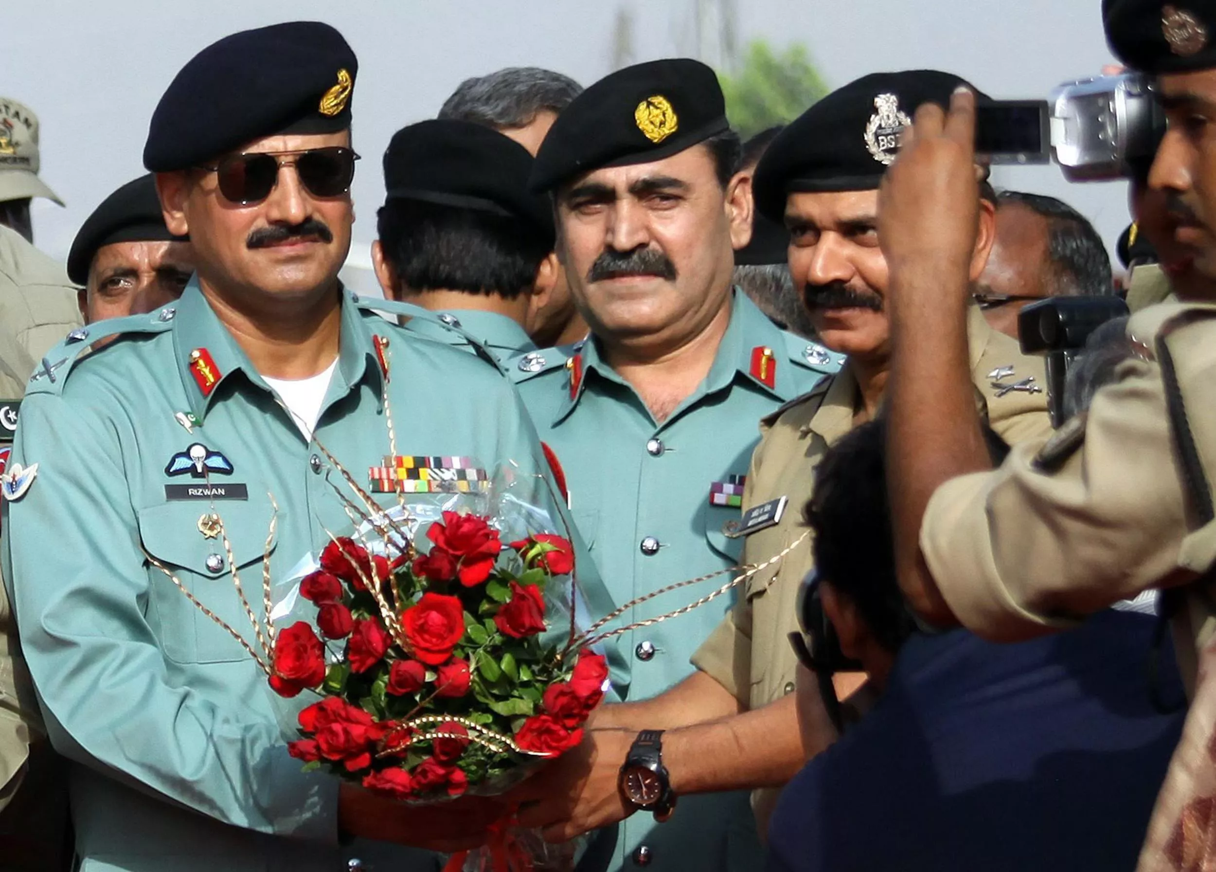 lt gen rizwan akhtar to take reins of isi today lt gen rizwan akhtar to take reins of isi today