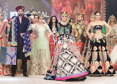 fashion weeks in focus to open or to close fashion weeks in focus to open or to close