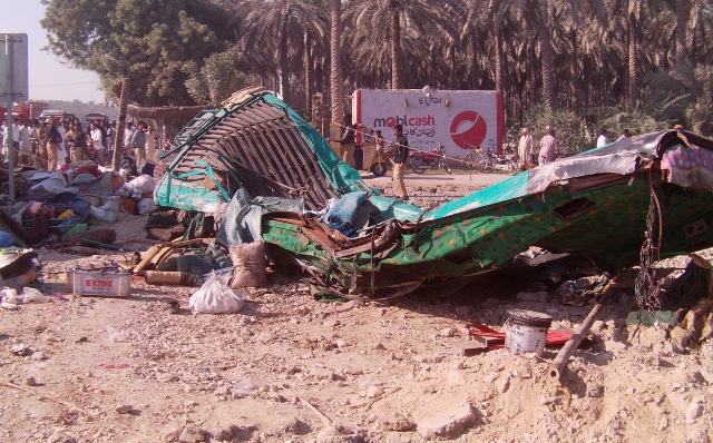 59 killed 18 injured as bus collides with truck near khairpur