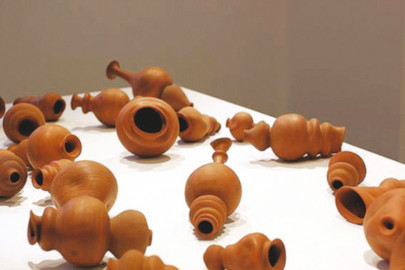 iranians unwind scream into pots at new art exhibition