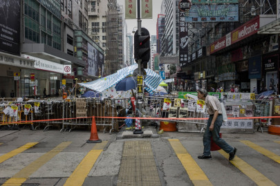 hong kong protesters plan to occupy british consulate