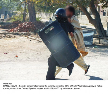 escalating tension 12 police officials 10 idps injured in clash at ration point