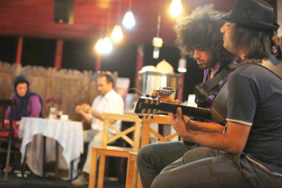 country blues band jazzes up iran country blues band jazzes up iran