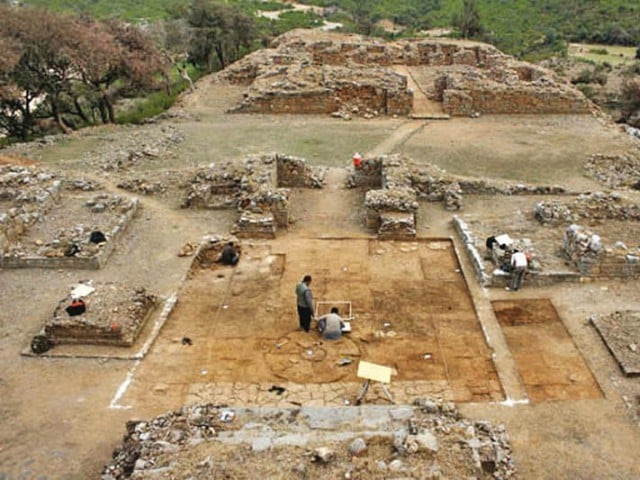 field work training for archaeology students staff commences at heritage site field work training for archaeology students staff commences at heritage site