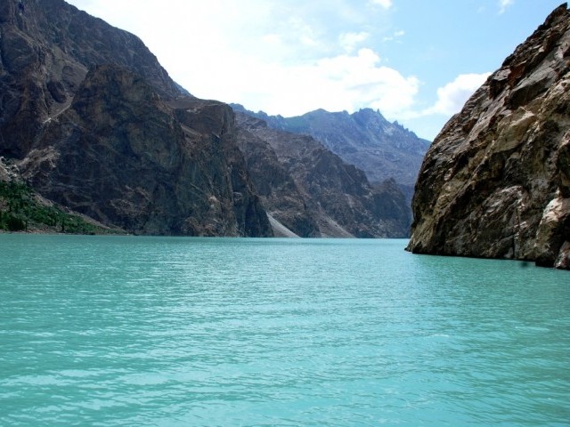 Let's love Pakistan: A new resolution