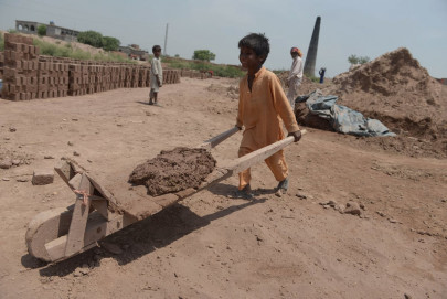 pakistan ranks sixth on global slavery index pakistan ranks sixth on global slavery index