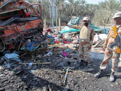 at least four killed as coach overturns near lasbela at least four killed as coach overturns near lasbela