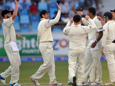 flying kiwis openers down as pakistan still 369 runs behind