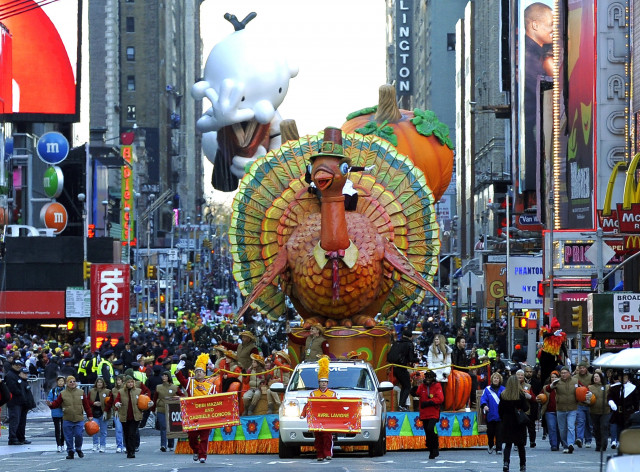 naked outdoor protest over seaworld float in ny s thanksgiving parade naked outdoor protest over seaworld float in ny s thanksgiving parade