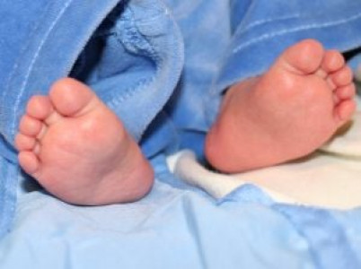 mother throws infant into canal mother throws infant into canal