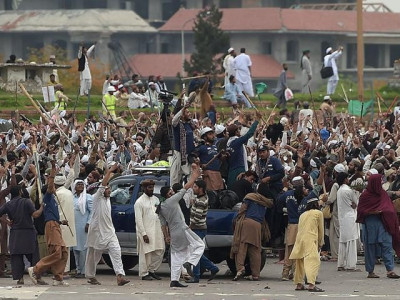 why must pakistan wait for international pressure to mount to tackle extremism