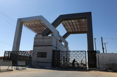 egypt reopens gaza crossing for first time in month