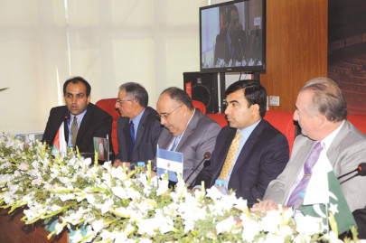 model un students hold exclusive q a session with diplomats