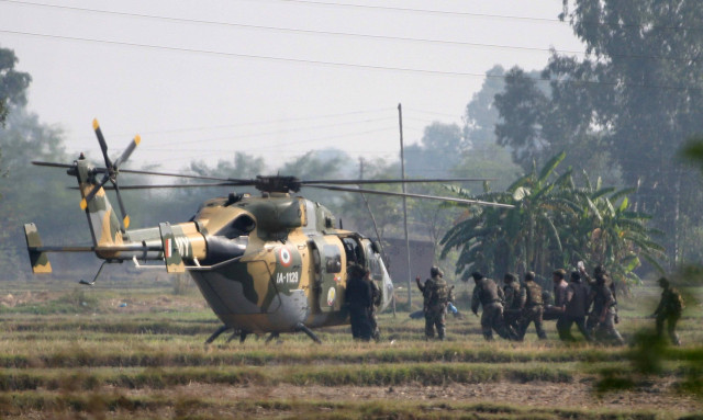 ten dead as militants attack army in indian kashmir