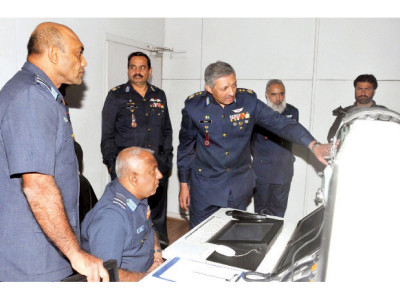 flying visit sri lankan officials visit paf command