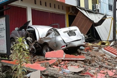 indonesia quake kills at least 35 injures hundreds indonesia quake kills at least 35 injures hundreds