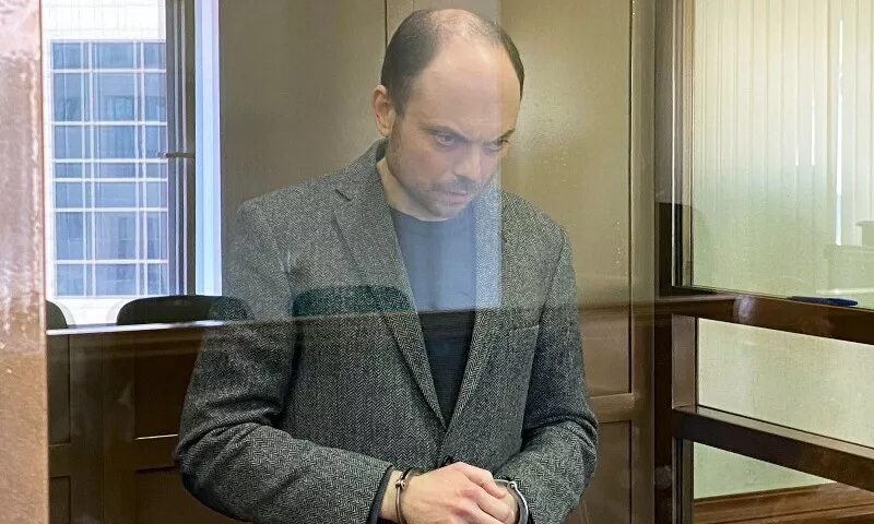 russian opposition figure vladimir kara murza who is accused of treason and spreading false information about the russian army stands inside a defendants cage during his sentencing at the moscow city court in moscow on april 17 2023 photo afp russian opposition figure vladimir kara murza who is accused of treason and spreading false information about the russian army stands inside a defendants cage during his sentencing at the moscow city court in moscow on april 17 2023 photo afp