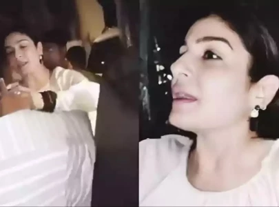 raveena tandon assaulted by mob after her driver is accused of rash driving raveena tandon assaulted by mob after her driver is accused of rash driving