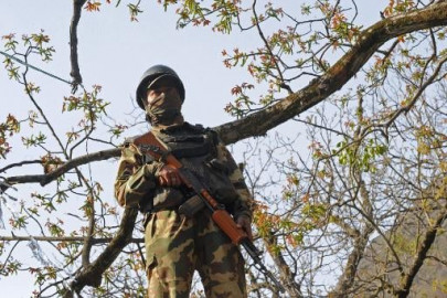 local leader shot dead as indian kashmir votes police