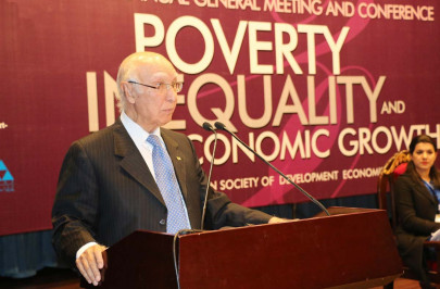 aziz blames india s obduracy for stalemate