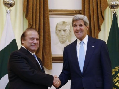nawaz kerry discuss regional situation