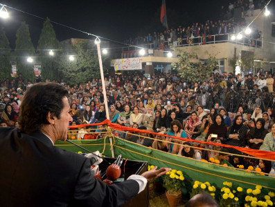 faisalabad lockdown imran to address supporters at ghanta ghar chowk