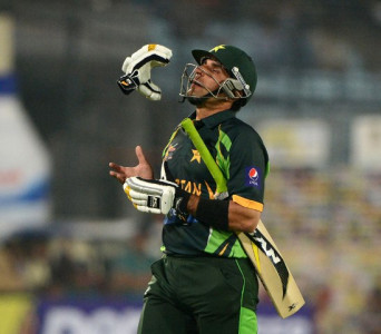 so it begins pakistan nz look to odi series to separate the sides