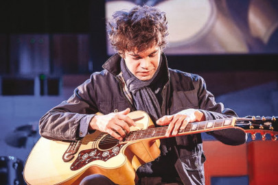 a firefly s descent to the ocean floor a firefly s descent to the ocean floor