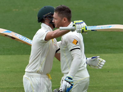 cricket smith hails clarke s unbelievable strength and courage