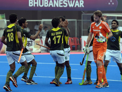 sailing into the semis pakistan win by double the dutch s score