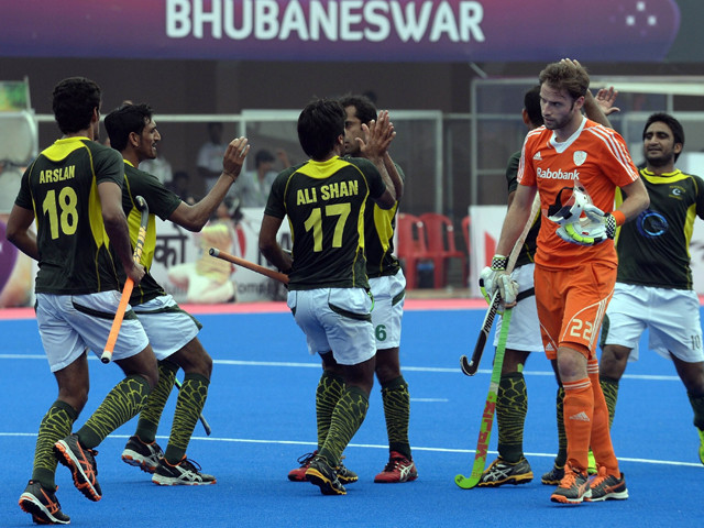 sailing into the semis pakistan win by double the dutch s score sailing into the semis pakistan win by double the dutch s score