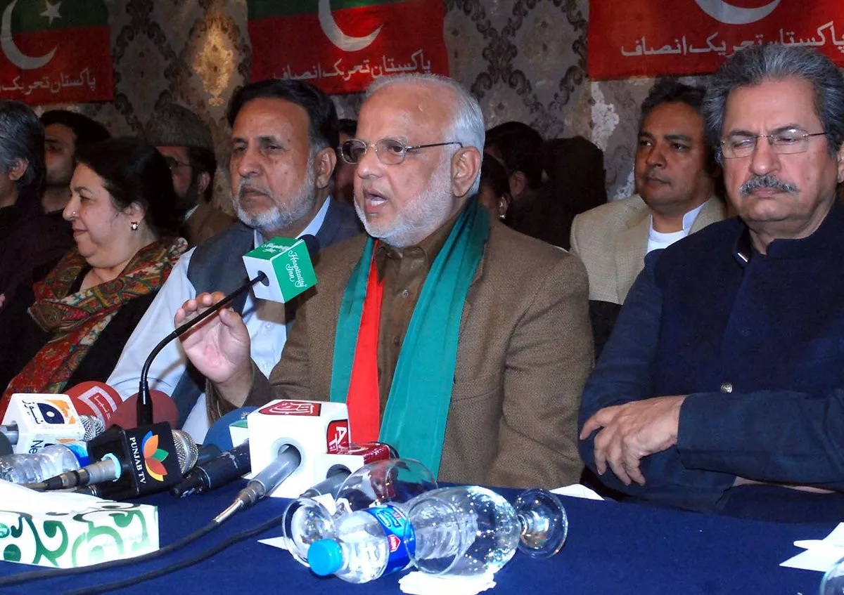 pti moves court for release of leaders who volunteered for arrest pti moves court for release of leaders who volunteered for arrest