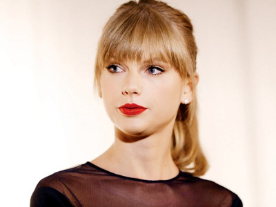 taylor swift flying high taylor swift flying high