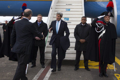 kerry in rome for talks on palestinian statehood bid