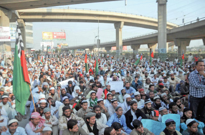 voicing concerns qayyumabad chowrangi chokes as aswj protests missing workers voicing concerns qayyumabad chowrangi chokes as aswj protests missing workers