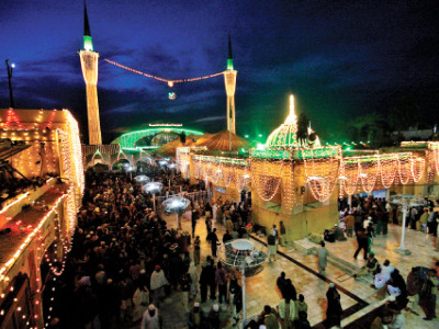 feast for the spirit women attend last day of data sahib s urs in large numbers