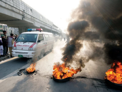 day of reckoning lahore locks down on imran khan s call day of reckoning lahore locks down on imran khan s call