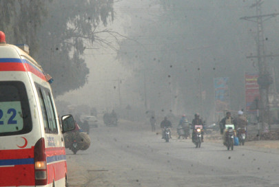 low visibility five die in accidents blamed on heavy fog