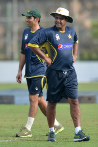 waqar wants pakistan to win new zealand series
