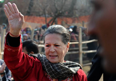 india s sonia gandhi hospitalised for infection