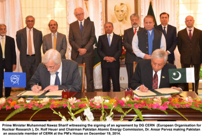 pakistan becomes associate member of cern