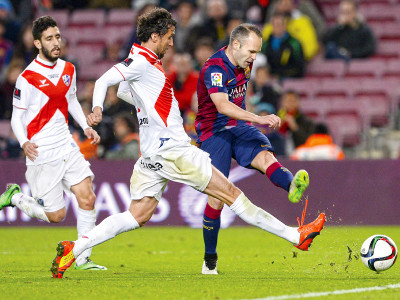 barca aim to end year within touching distance of real